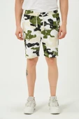Erkek Regular Fit Kamuflaj Desenli 3 İplik Şort Yeşil thumbnail 1
