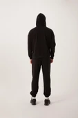 Erkek 3 İplik Pamuklu İçi Polarlı Oversize Nakışlı Kapüşonlu Kanguru Cepli Siyah Sweatshirt thumbnail 6