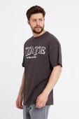 Erkek Oversize Baskılı T-shirt Kahverengi - 11
