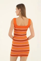 Kadın Kare Yaka Midi Boy Likralı Polelit Elbise - Turuncu thumbnail 3