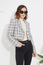 Kadın Siyah Slim Fıt Kruvaze Yaka Dokuma Desen Kısa Ceket ŞULE-4347 - 3