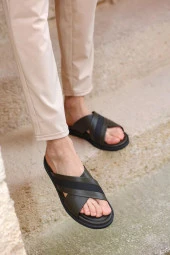 Hakiki Deri Çapraz Bantlı Ortopedik Tasarım Erkek Terlik thumbnail 2