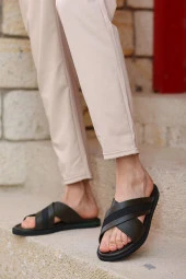 Hakiki Deri Çapraz Bantlı Ortopedik Tasarım Erkek Terlik thumbnail 3