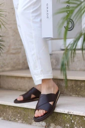 Hakiki Deri Kalın Çapraz Bantlı Ortopedik Tasarım Erkek Terlik thumbnail 1