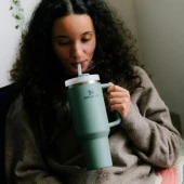 Stanley Quencher Pipetli Termos Bardak 1.18 Lt Koyu Yeşil thumbnail 7