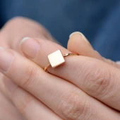 14 Ayar Altın Sade Geometrik Yüzük thumbnail 3