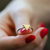 14 Ayar Altın Üçgen Yüzük thumbnail 7