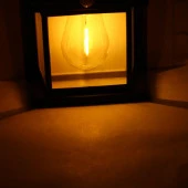 Güneş Enerjili Dış Aydınlatma 3 Modlu Işıklandırma Sensörlü Sarı Işıklı Aplik 5 W Portatif Fener Lamba thumbnail 5