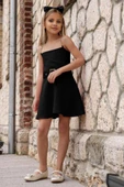 Kız Çocuk Omuzu Zincir Askılı Kemer Detaylı Siyah Elbise thumbnail 4