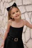 Kız Çocuk Omuzu Zincir Askılı Kemer Detaylı Siyah Elbise thumbnail 6