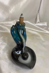 Geri Akış Tütsülük Ters Akış Şelale Kaliteli Seramik Yeşil Siyah El İçi Lale Kalp Tabak thumbnail 1