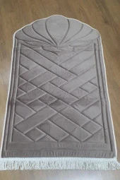 Çeyizdiyarı Saliha Kadife Dolgulu Seccade Kahverengi thumbnail 1