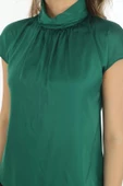 Yaka Drape Detaylı Saten Bluz 01-Yeşil - 3