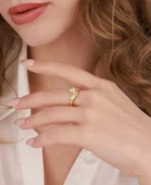 Beyaz Taşlı Kalpli Gümüş Yüzük - Gold Renk thumbnail 5