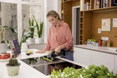 Karcher WV 5 Plus N Black Edition Şarjlı Cam ve Yüzey Temizleyici - 4