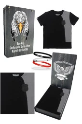 Beşiktaş Orijinal Sıfır Yaka Çocuk T-shirt + Bileklik Set Hediyelik Ahşap Kutulu thumbnail 4