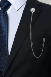 Esgue Desenli Gümüş Gri Zincirli Ceket Yaka İğnesi - 1