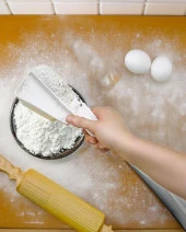 Plastik Ölçü Kabı Seti - Silme Aparatlı - 3 Parça - Krem - 2