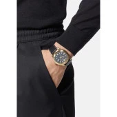 Versace VRSCVE3K00222 Erkek Kol Saati thumbnail 3