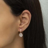 Gümüş Beyaz Çiçek Küpe thumbnail 2