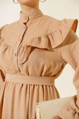 Omuz Fırfırlı Keten Elbise Latte thumbnail 4