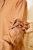 Kol Fırfır Detaylı Gömlek Camel - 4