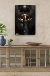 Sessiz Ol İşareti Yapan İnsan Kanvas Tablo thumbnail 1