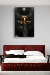 Sessiz Ol İşareti Yapan İnsan Kanvas Tablo thumbnail 3