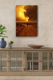 Çöl Bulutlarına Doğru Yürüyen Adam Yağlı Kanvas Tablo thumbnail 1