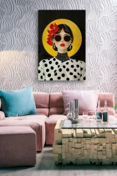 Kırmızı Çiçek Detaylı Kadın Çizim Yağlı Kanvas Tablo thumbnail 7