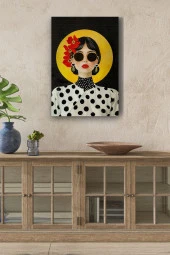 Kırmızı Çiçek Detaylı Kadın Çizim Yağlı Kanvas Tablo thumbnail 1