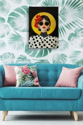 Kırmızı Çiçek Detaylı Kadın Çizim Yağlı Kanvas Tablo thumbnail 5