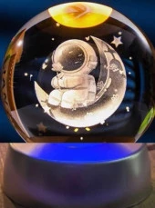 Dekoratif Ay Üstünde Astronot Tasarımlı Plastik Altlıklı Cam Küre - 1