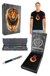 Galatasaray Orijinal Logo Baskılı Siyah T-Shirt Kalem Hediyeli Özel Tasarım Hediyelik Ahşap Kutulu thumbnail 1