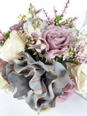 Nettenevime Yapay Çiçek Aranjmanı Metal Gold-Krem Vazolu Nişan Çiçeği İsteme Çiçeği Masa Üstü Çiçeği Arajman thumbnail 3