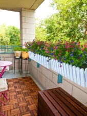 Nettenevime Yapay Çiçek Beyaz Çit Balkon Saksısı Renkli Mineli Şimşir Çiçekli 55*35cm - 7