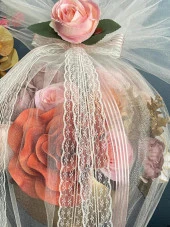 Nettenevime Yapay Çiçek Latex Aranjmanı Tüllü Kare Ayaklı Yuvarlak Metal Gold Vazolu Masa Üstü Çiçeği Arajman thumbnail 3