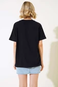 Baskılı Yan Yırtmaçlı T-shirt Siyah thumbnail 3