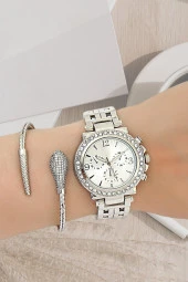 Dekoratif Kadran Taşlı Tasarım Metal Kordon Gümüş Kadın Kol Saati - 1