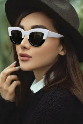 Zamansız Şık Tasarım Büyük Kasa Kırmızı Kadın Güneş Gözlüğü thumbnail 1