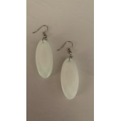 Oval Şekilli Beyaz Renkli Ebruli Gece Yeşil Neon Olan Parlak Küpe Epoksi El Yapımı Hediyelik - 5