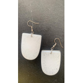 Oval Çerçeve Şekilli Beyaz Renkli Ebruli Gece Yeşil Neon Olan Parlak Küpe Epoksi El Yapımı Hediyelik thumbnail 5