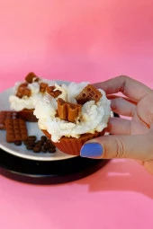 Sanat Sepet İşleri Ikili Cup Cake Çikolata Parçacıklı Kokulu Kahverengi El Yapımı Dekoratif Mum - 3