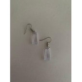 Şeffaf Renk Gece Mavi Neon Olan Piramit Şekilli Gümüş Aksesuarlı Küpe Epoksi El Yapımı Hediyelik thumbnail 3