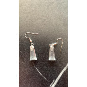 Şeffaf Renk Gece Mavi Neon Olan Piramit Şekilli Gümüş Aksesuarlı Küpe Epoksi El Yapımı Hediyelik thumbnail 5