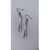 Şeffaf Renk Gece Mavi Neon Olan Gümüş Aksesuar Küçük Piramit Şekil Sallantılı Epoksi Küpe Hediyelik thumbnail 4