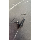 Siyah Renkli Siyah Aksesuarlı Piramit Şekilli Sallantılı Epoksi Küpe El Yapımı Hediyelik - 5