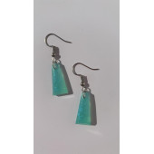 Mint Yeşil Renkli Sedefli Gümüş Aksesuarlı Piramit Şekil Sallantılı Epoksi Küpe El Yapımı Hediyelik thumbnail 2