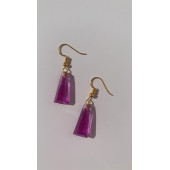 Mor Lila Renkli Sedefli Parlak Gold Aksesuarlı Piramit Şekil Sallantılı Epoksi Küpe Hediyelik - 1