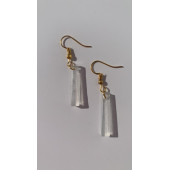 Şeffaf Renkli Beyaz Sedefli Parlak Gold Aksesuarlı Çubuk Şekilli Sallantılı Epoksi Küpe Hediyelik thumbnail 5